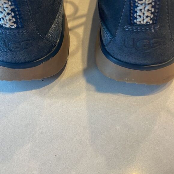 Ugg men’s size 8 treadlite by  Ugg boots blue great condition cloth and suede. main image 6
